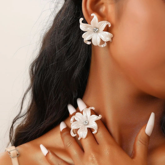 Exaggerated Camellia Flower Earrings For Women Spring Summer Jewelry 2025 Trending New Women's Lily Flower Earrings Pendientes