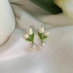 Korean Fashion Green Leaves White Flower Asymmetrical Earrings for Women Cute Sweet Pearl Stud Earrings Piercing Jewelry Gift