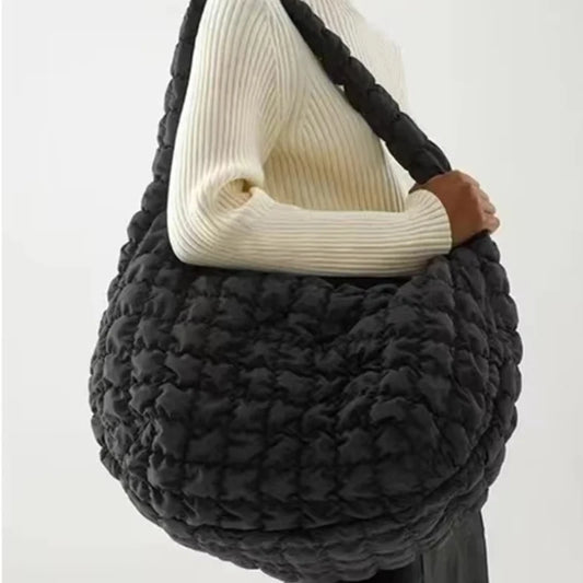 Autumn and Winter Fashion Large Capacity Folded Cloud Bags Lightweight Down Shoulder Bag Lady Messenger Light Weight Travel Bags