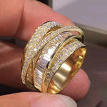 Huitan Bling Bling Gold Color Rings Gorgeous Women Wedding Accessories Full Sparkling Cubic Zirconia Party Luxury Trendy Jewelry
