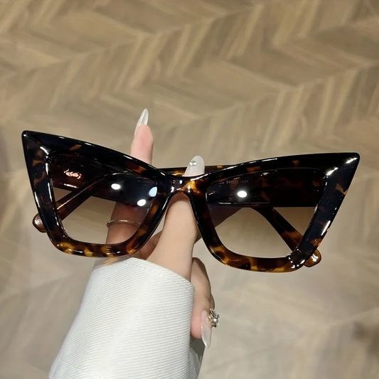 Oversized cat eye women's sunglasses fashionable retro gradient sun glasses luxury brand designer shades