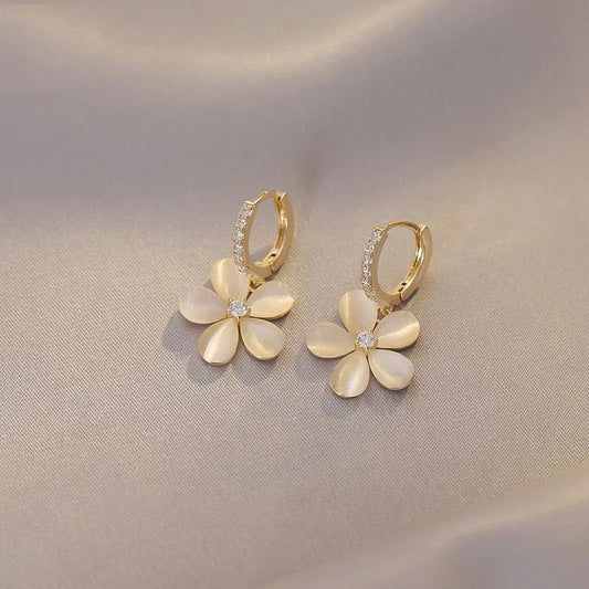 Korean Exquisite Small Daisy Flower Drop Earring for Women Girl Fashion Charm Minimalist Sunflower Earrings Summer Jewelry Girls