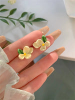 2023  New Gentle Sweet Cute Gardenia Drop Earrings French White Flower Long Pearl Tassel Earrings for Women Party Jewelry Gifts