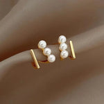 2024 New Fashion Metal Irregular Pearl Stud Earrings For Women Vintage Elegant Imitation Pearl Earrings Wedding Party Jewelry