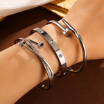 Luxurious and elegant nail stainless steel bracelets are suitable for women's parties, banquets and fashionable jewelry