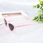 European and American Style Cat-eye Sunglasses Fashion Simple Photo with Small Frame Sunglasses Triangle Glasses