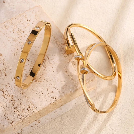 Luxurious and elegant nail stainless steel bracelets are suitable for women's parties, banquets and fashionable jewelry